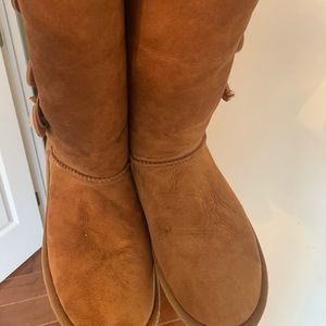 Tan Ugg boots